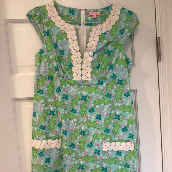 Lilly Pulitzer Dresses & Skirts - Lilly Pulitzer Shift Dress in Alberta Gator print